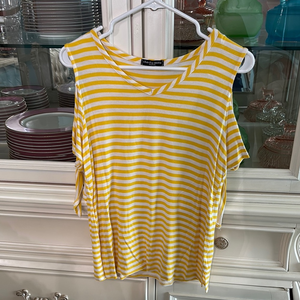 Cold shoulder top